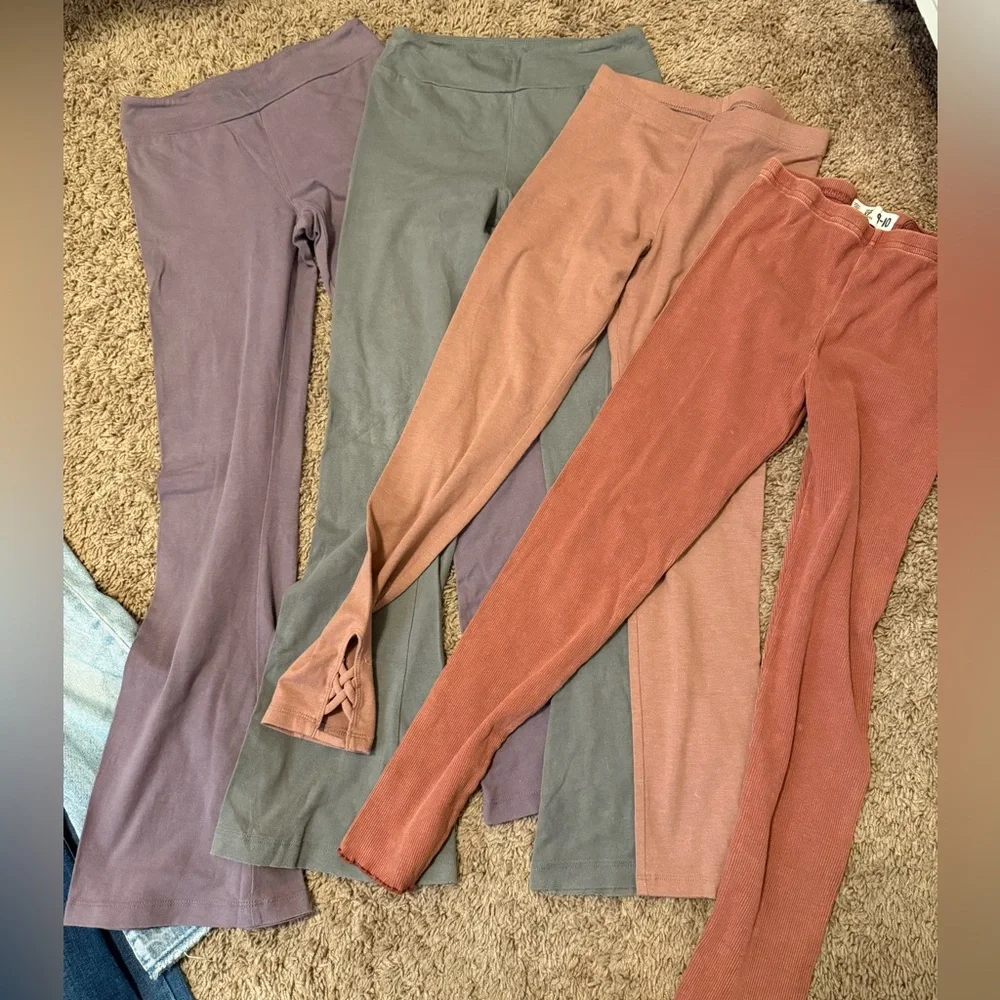 Huge Lot of Assorted Girls Tops, Shorts, Jeans, Leggings, Tanks in sz 10/12 L - Picture 4 of 10